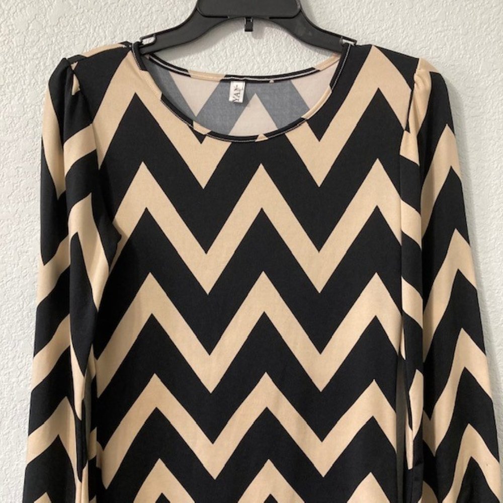 XIN YAN Chevron Tunic, Black & Crème EUC